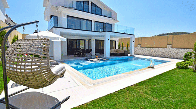 Darıca'da icradan satılık havuzlu villa